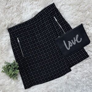 Banana Republic Factory Checkered Mini Skirt 💗 Black & White